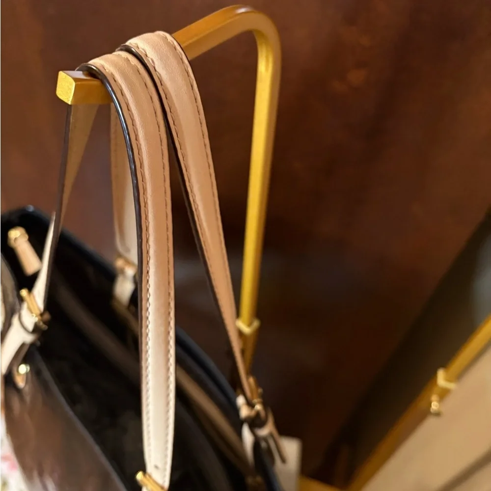 Michael Kors Black Patent Leather Jet Set Large Tote